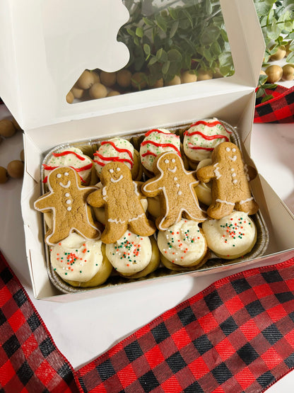 (SATURDAY ONLY) 1 Dozen Christmas themed Cini minis (Description below)