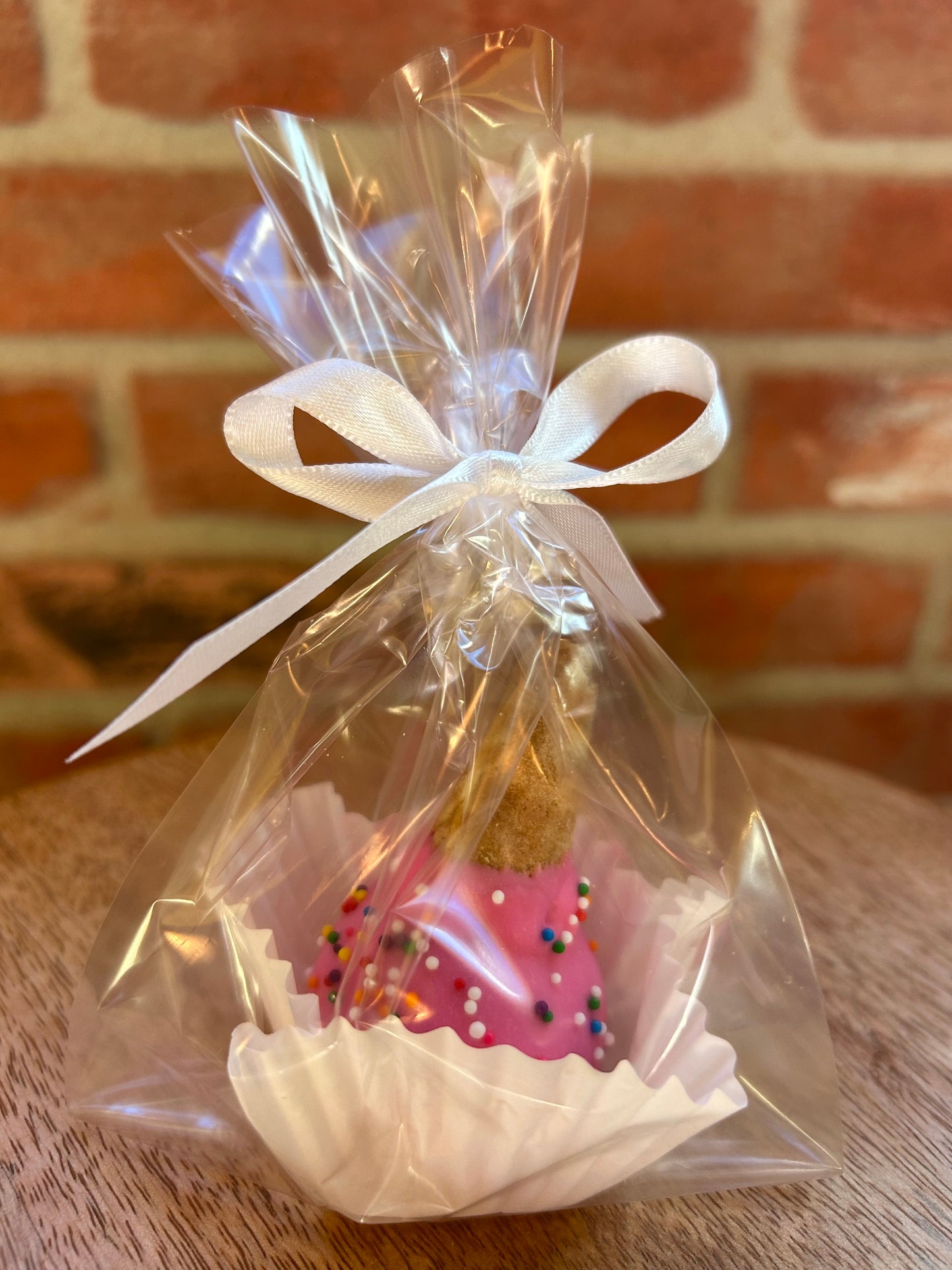 1 Confetti Cake pop -“Melted ice cream” cake pop