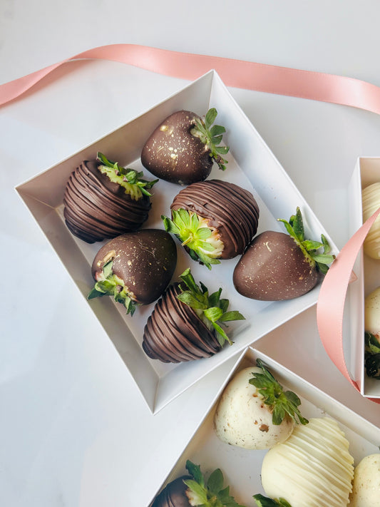 Valentine’s Pre-order ❤️ 6 Dark Chocolate Covered Strawberries