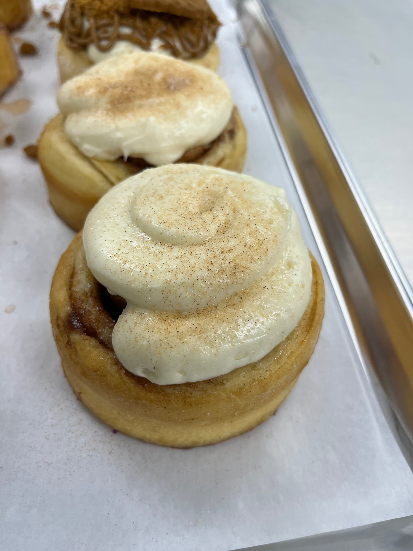 1 Jumbo Original Cinnamon Roll