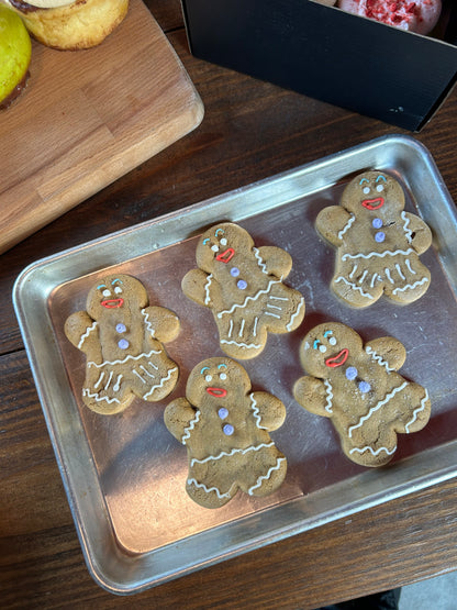 Single Gingerbread cookie