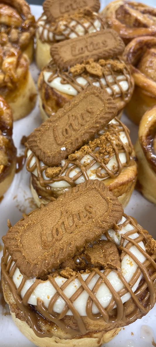 4 pack of Jumbo biscoff Cinnamon Rolls