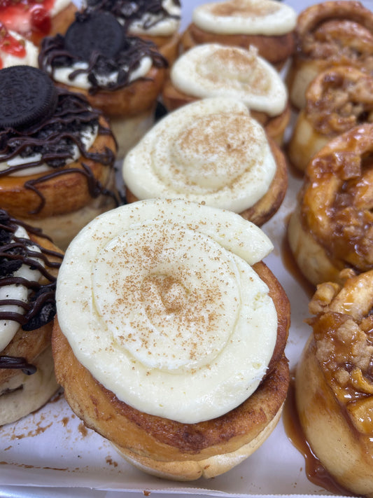 1 Jumbo Original Cinnamon Roll