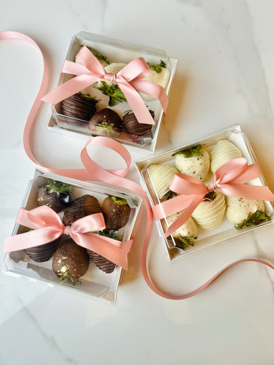 Valentine’s Pre-order ❤️ 6 Dark Chocolate Covered Strawberries