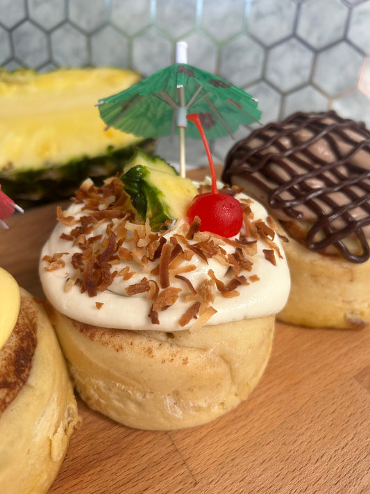 Piña colada Cinnamon Roll