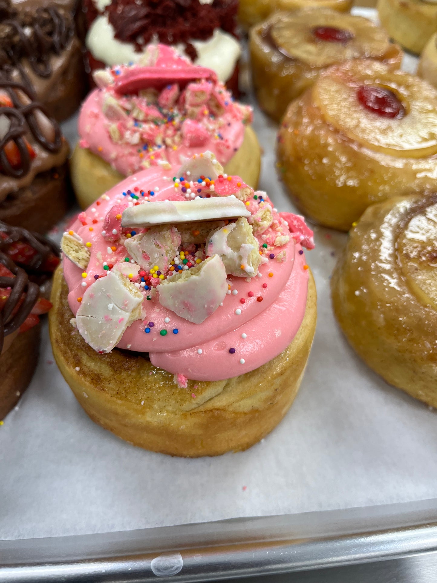 1 Jumbo Circus Animal Cinnamon Roll