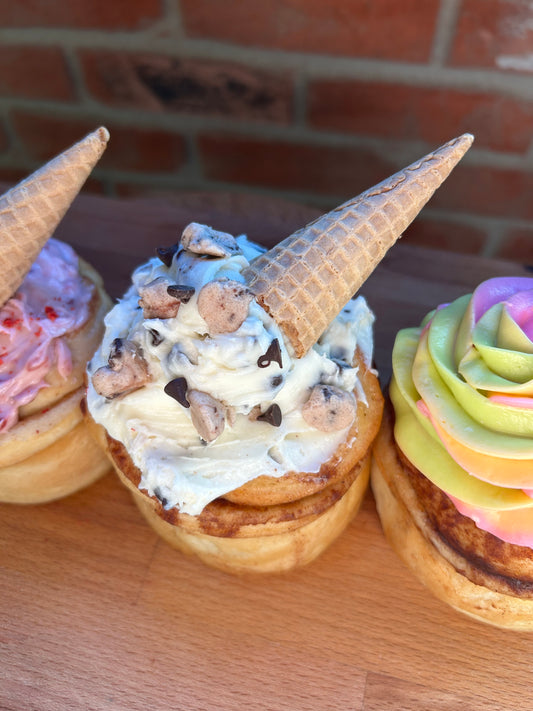 1 Jumbo Cookie Dough Ice Cream Cinnamon Roll