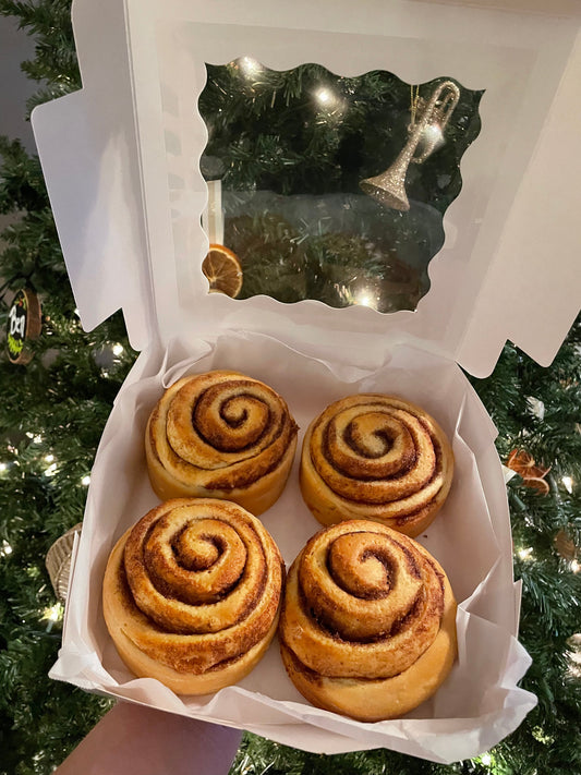 6 pack of original cinnamon rolls (All cinnamon rolls are made to order and require 4hour notice for same day)