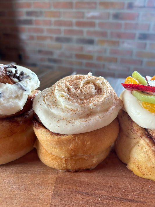 1 Jumbo Original Cinnamon Roll- Freshly baked gourmet cinnamon rolls