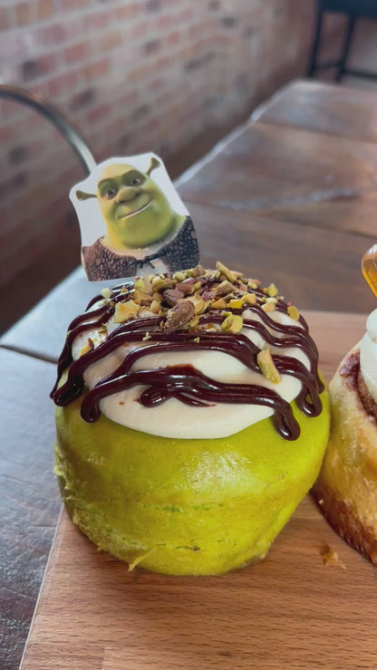 Shrek 4 pack Assorted Cinnamon Rolls